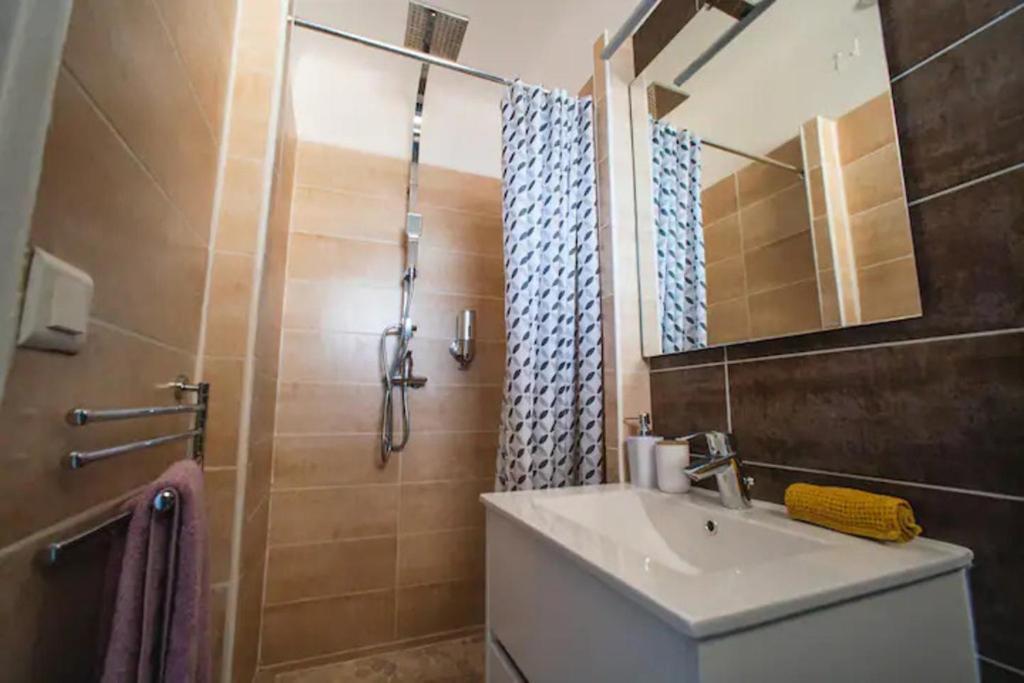 Renove - Le Cosy A 150m De La Apartment *